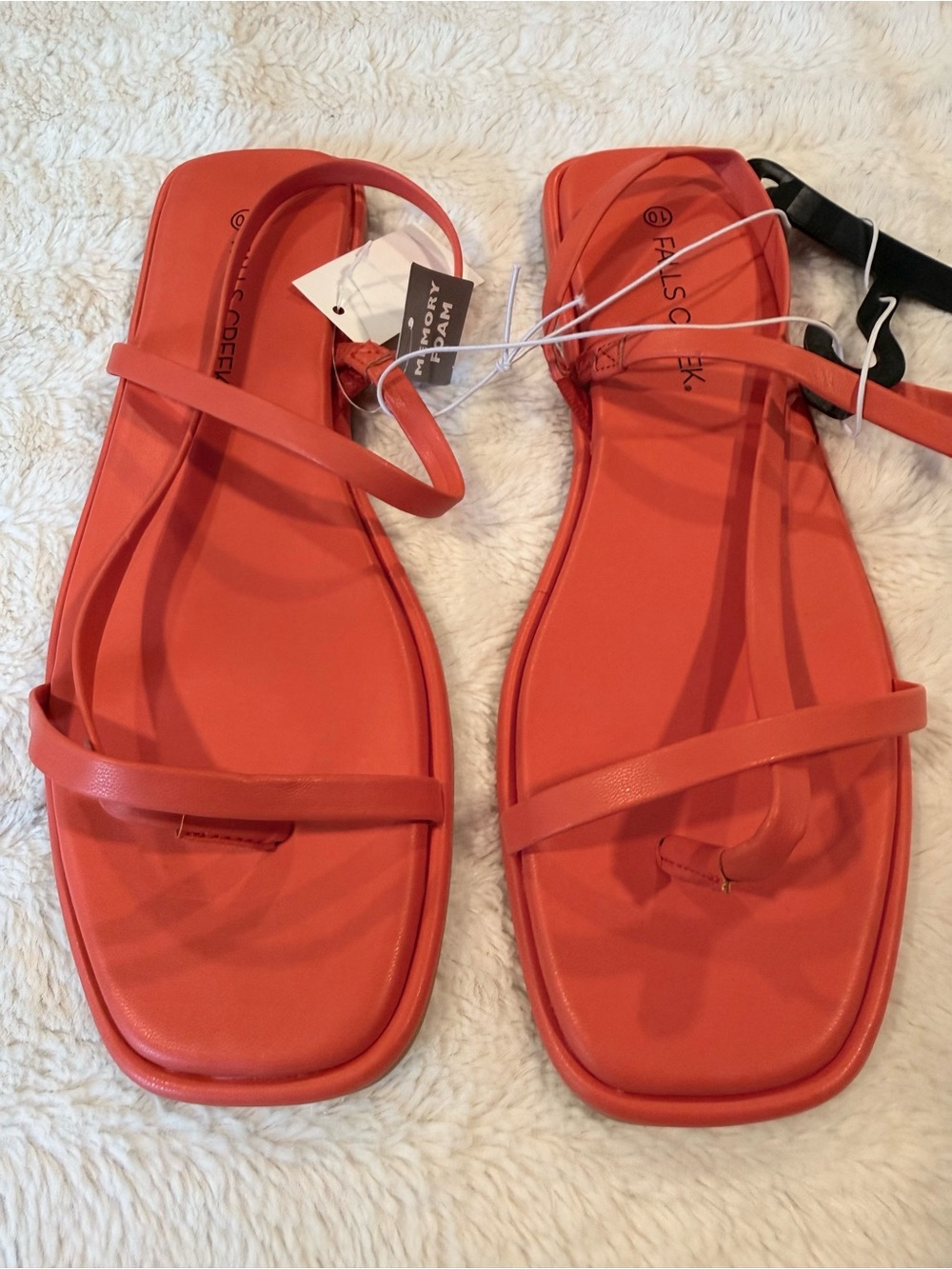 Falls Creek coral memory foam flat strappy sandals 10 new